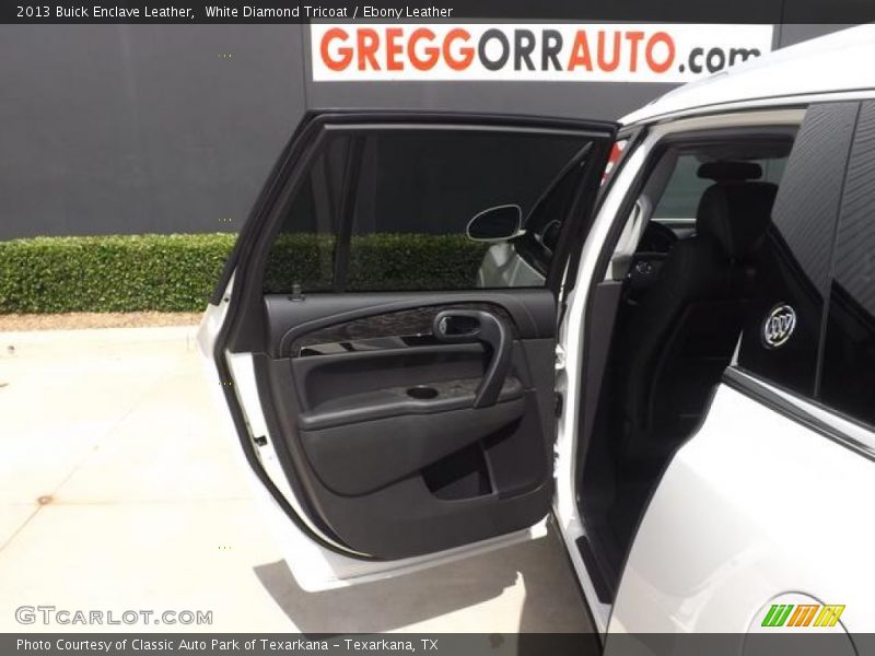 White Diamond Tricoat / Ebony Leather 2013 Buick Enclave Leather