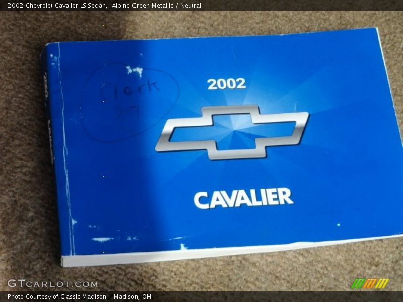 Alpine Green Metallic / Neutral 2002 Chevrolet Cavalier LS Sedan