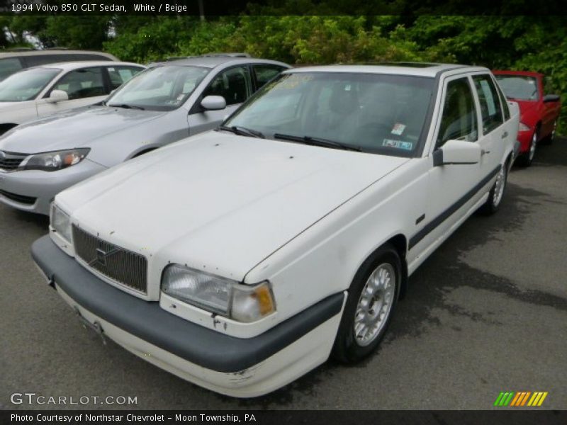 Front 3/4 View of 1994 850 GLT Sedan