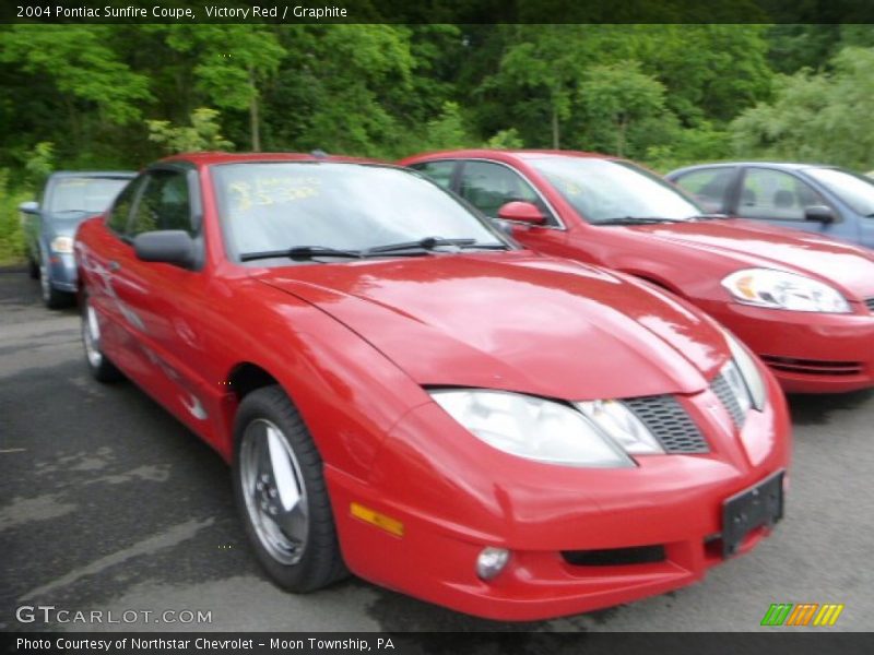 Victory Red / Graphite 2004 Pontiac Sunfire Coupe