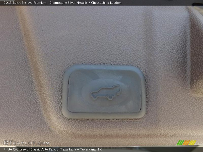 Champagne Silver Metallic / Choccachino Leather 2013 Buick Enclave Premium