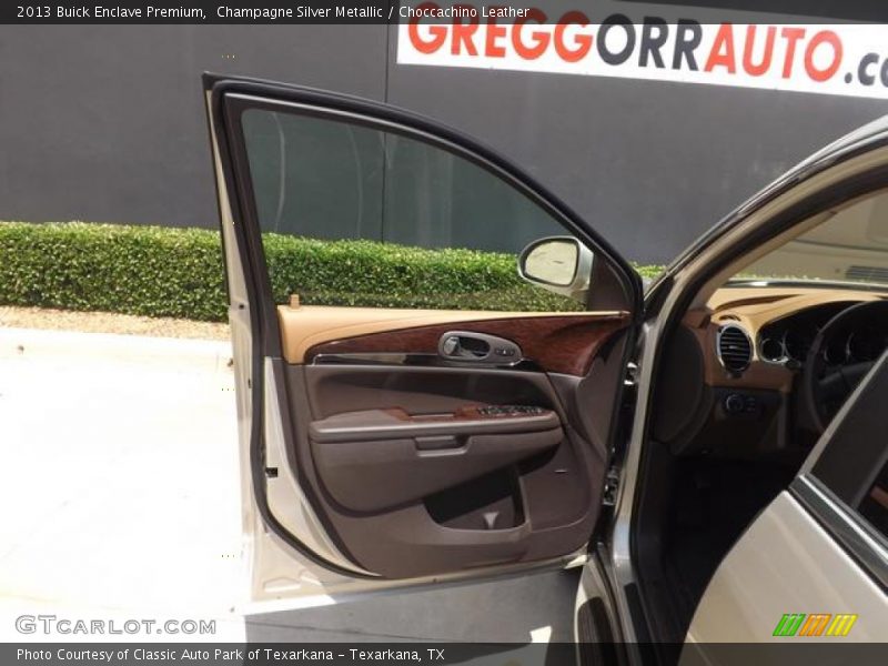 Champagne Silver Metallic / Choccachino Leather 2013 Buick Enclave Premium