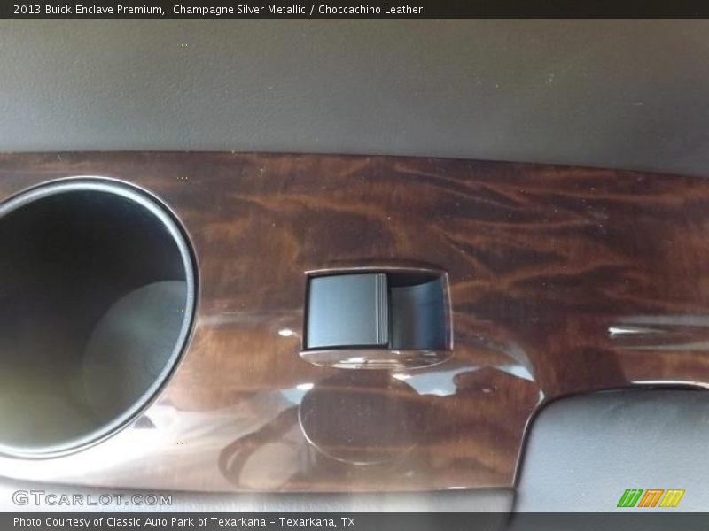 Champagne Silver Metallic / Choccachino Leather 2013 Buick Enclave Premium