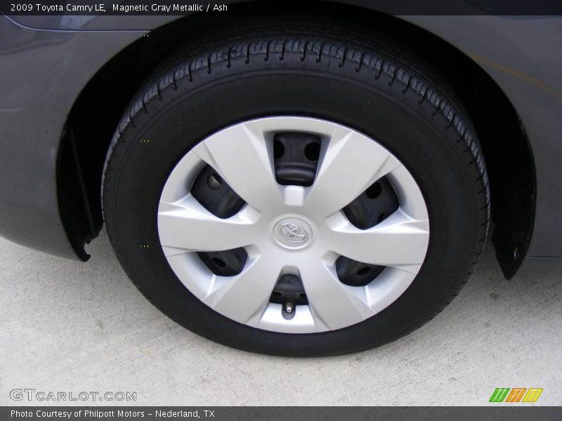Magnetic Gray Metallic / Ash 2009 Toyota Camry LE