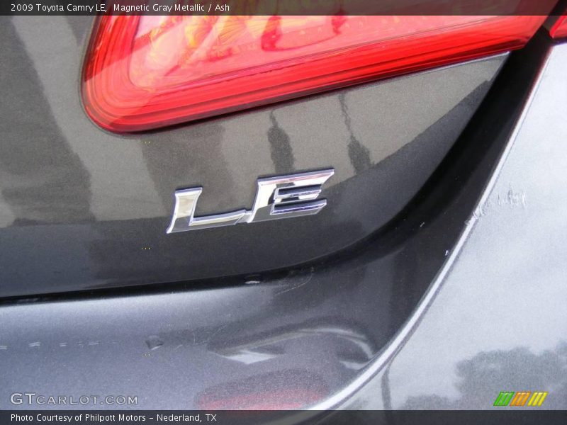 Magnetic Gray Metallic / Ash 2009 Toyota Camry LE