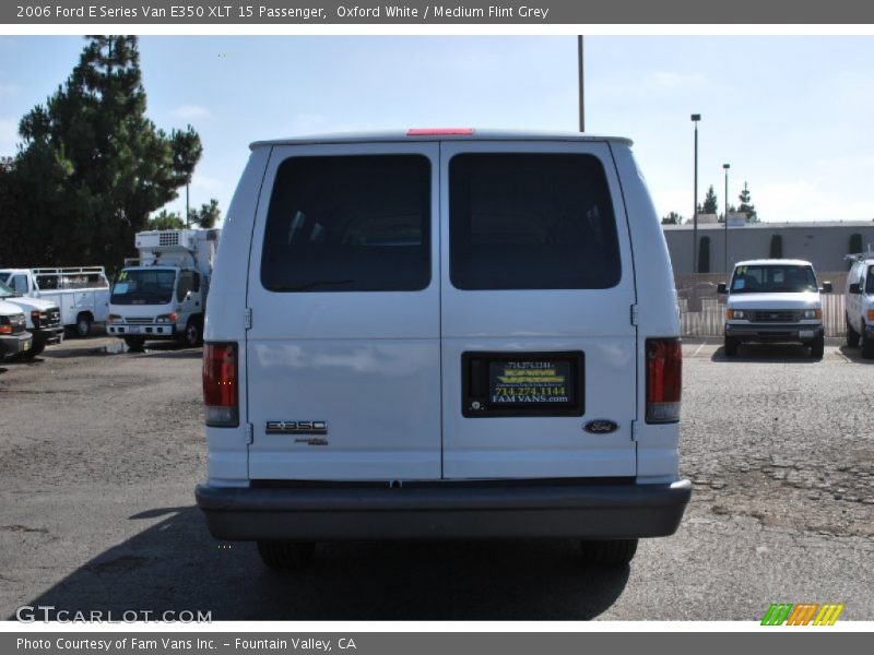 Oxford White / Medium Flint Grey 2006 Ford E Series Van E350 XLT 15 Passenger