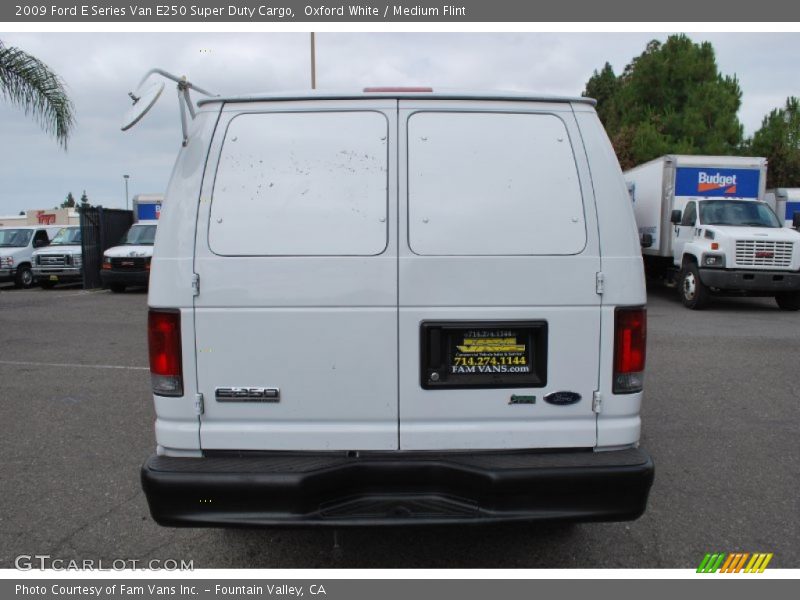 Oxford White / Medium Flint 2009 Ford E Series Van E250 Super Duty Cargo
