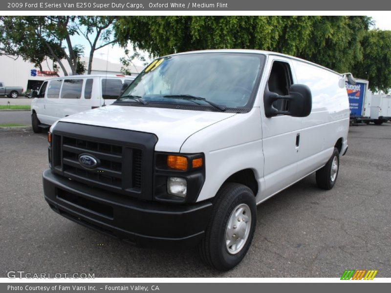 Oxford White / Medium Flint 2009 Ford E Series Van E250 Super Duty Cargo