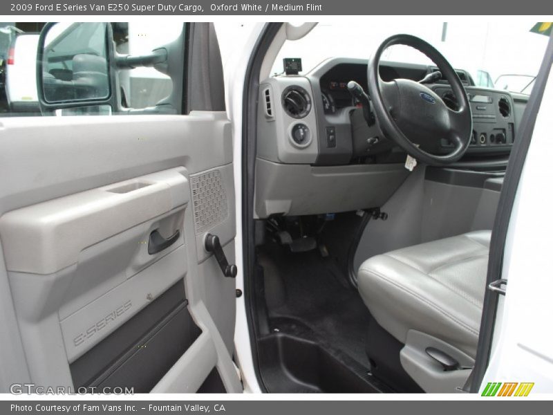 Oxford White / Medium Flint 2009 Ford E Series Van E250 Super Duty Cargo