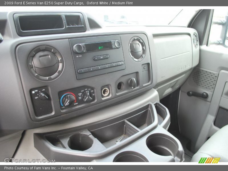 Oxford White / Medium Flint 2009 Ford E Series Van E250 Super Duty Cargo
