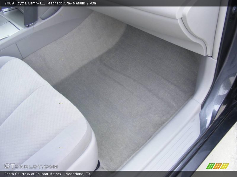 Magnetic Gray Metallic / Ash 2009 Toyota Camry LE