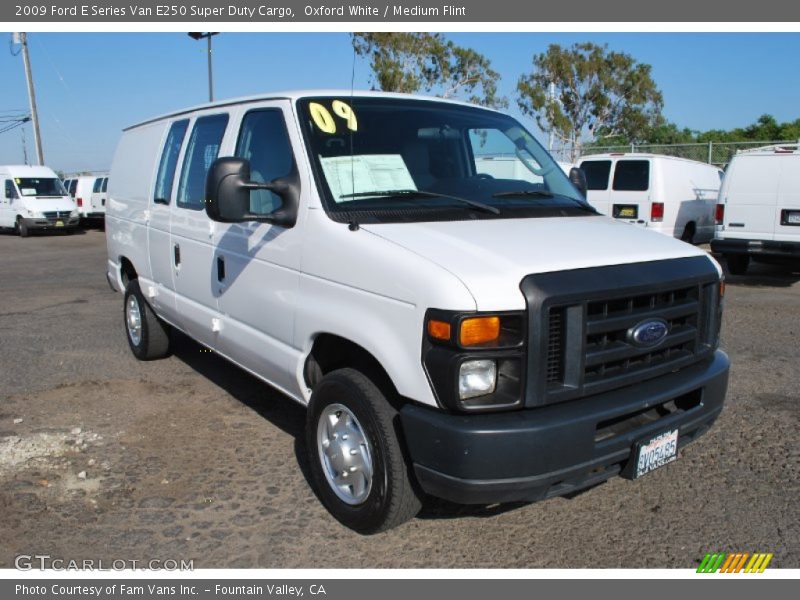 Oxford White / Medium Flint 2009 Ford E Series Van E250 Super Duty Cargo