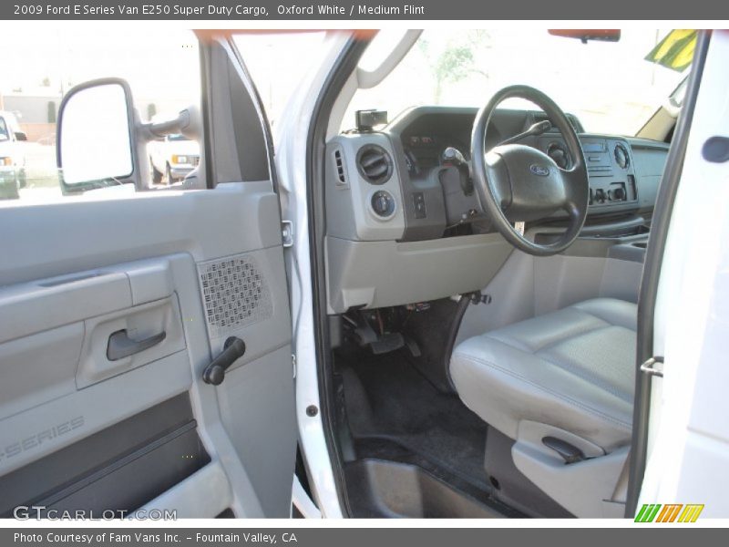 Oxford White / Medium Flint 2009 Ford E Series Van E250 Super Duty Cargo