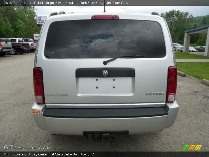 Bright Silver Metallic / Dark Slate Gray/Light Slate Gray 2010 Dodge Nitro SE 4x4