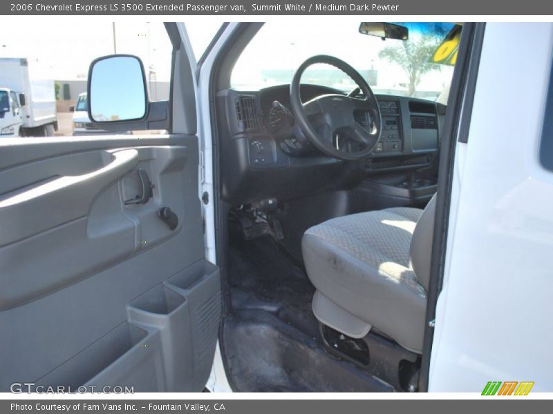 Summit White / Medium Dark Pewter 2006 Chevrolet Express LS 3500 Extended Passenger van