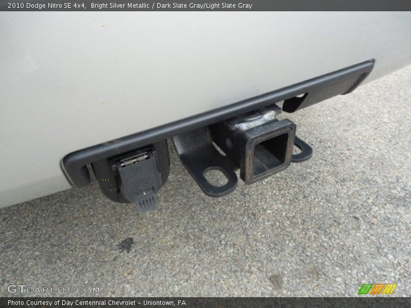 Bright Silver Metallic / Dark Slate Gray/Light Slate Gray 2010 Dodge Nitro SE 4x4