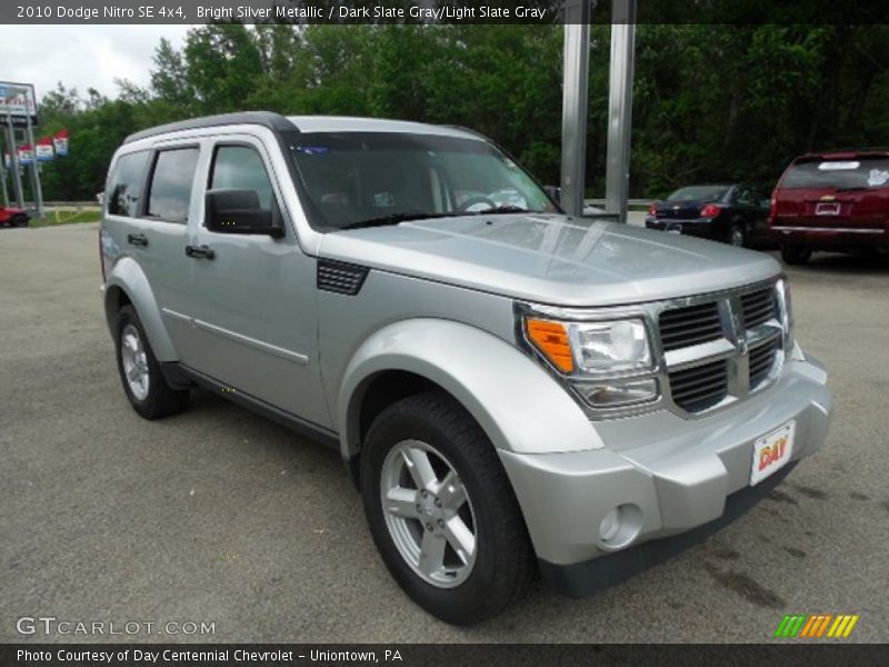 Bright Silver Metallic / Dark Slate Gray/Light Slate Gray 2010 Dodge Nitro SE 4x4
