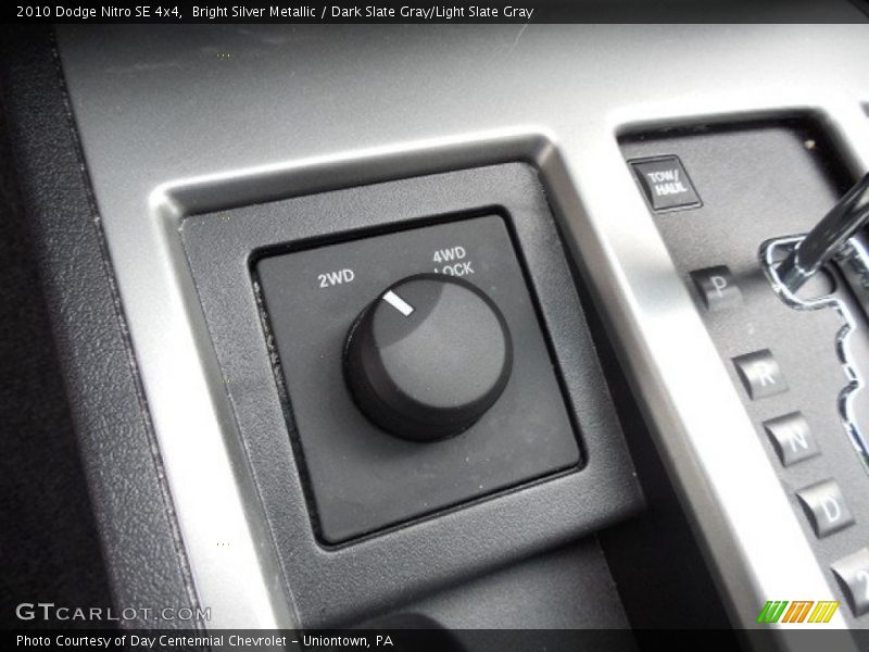 Bright Silver Metallic / Dark Slate Gray/Light Slate Gray 2010 Dodge Nitro SE 4x4