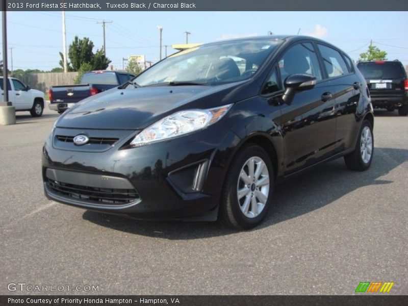 Tuxedo Black / Charcoal Black 2013 Ford Fiesta SE Hatchback