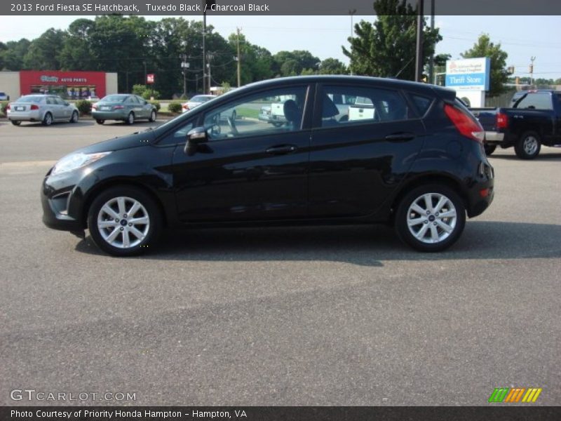 Tuxedo Black / Charcoal Black 2013 Ford Fiesta SE Hatchback