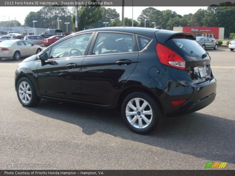 Tuxedo Black / Charcoal Black 2013 Ford Fiesta SE Hatchback