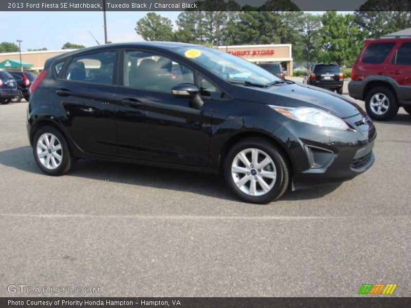 Tuxedo Black / Charcoal Black 2013 Ford Fiesta SE Hatchback