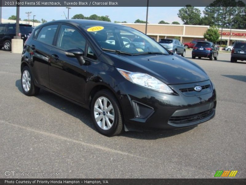 Tuxedo Black / Charcoal Black 2013 Ford Fiesta SE Hatchback