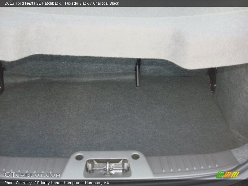 Tuxedo Black / Charcoal Black 2013 Ford Fiesta SE Hatchback