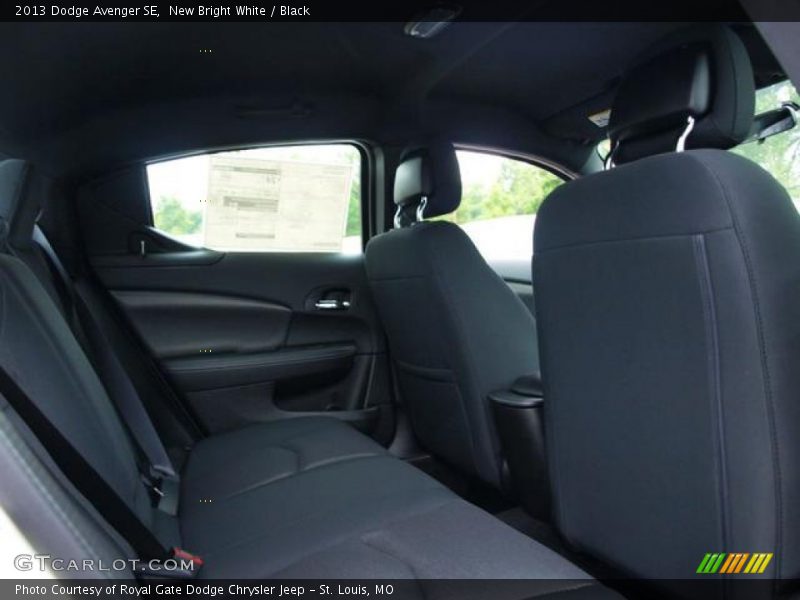 New Bright White / Black 2013 Dodge Avenger SE