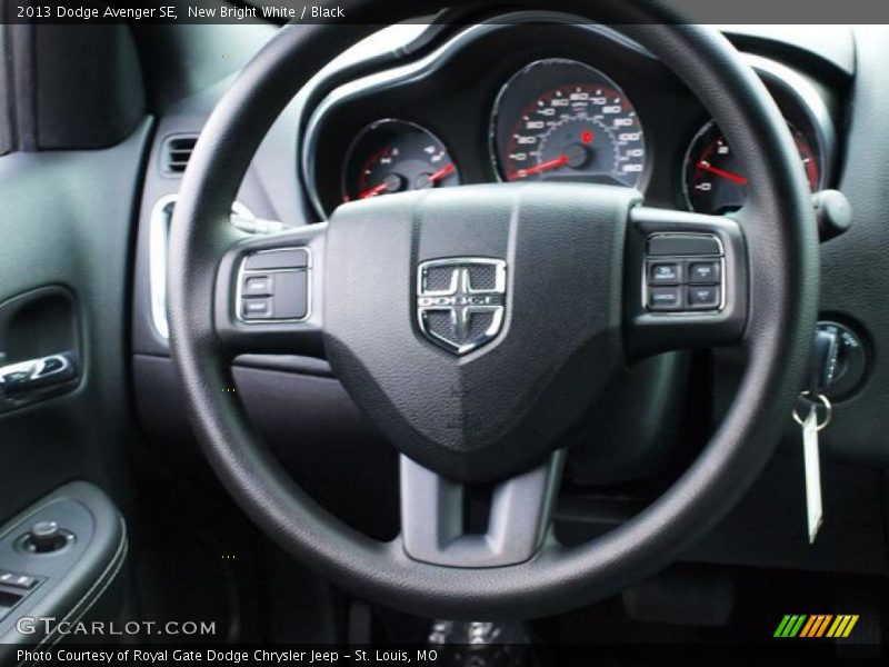 New Bright White / Black 2013 Dodge Avenger SE