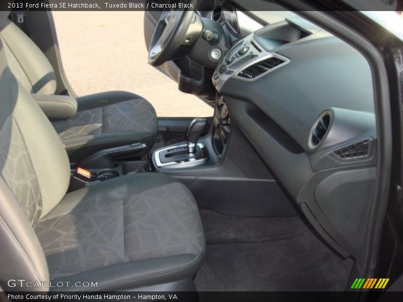 Tuxedo Black / Charcoal Black 2013 Ford Fiesta SE Hatchback