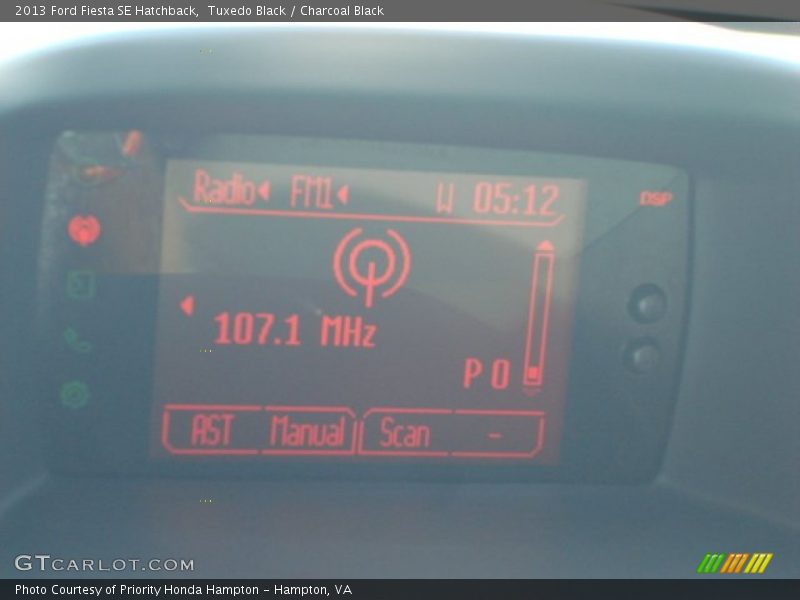 Tuxedo Black / Charcoal Black 2013 Ford Fiesta SE Hatchback