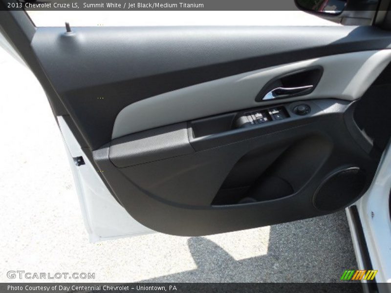 Summit White / Jet Black/Medium Titanium 2013 Chevrolet Cruze LS