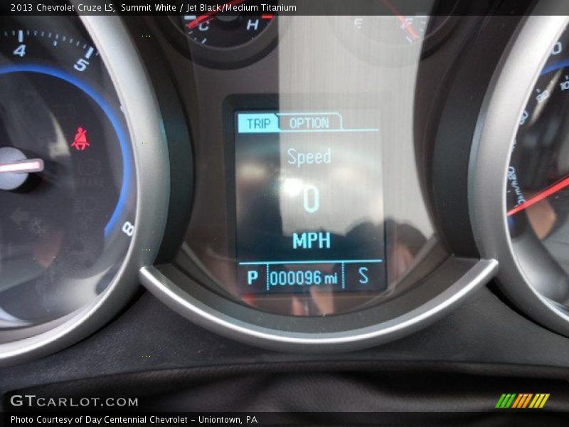 Summit White / Jet Black/Medium Titanium 2013 Chevrolet Cruze LS