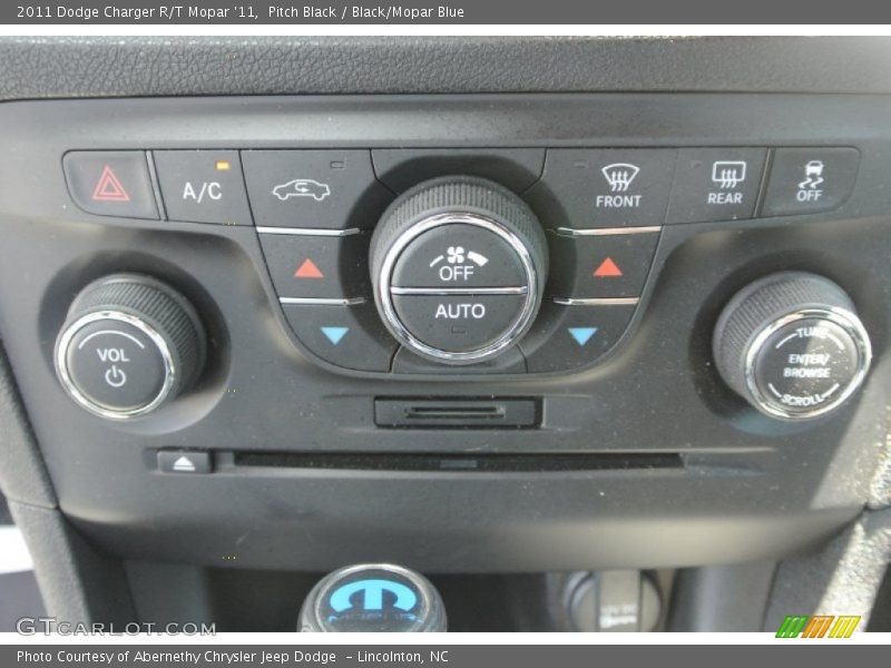 Controls of 2011 Charger R/T Mopar '11