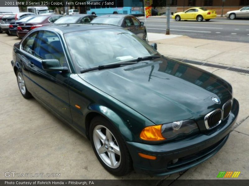 Front 3/4 View of 2001 3 Series 325i Coupe