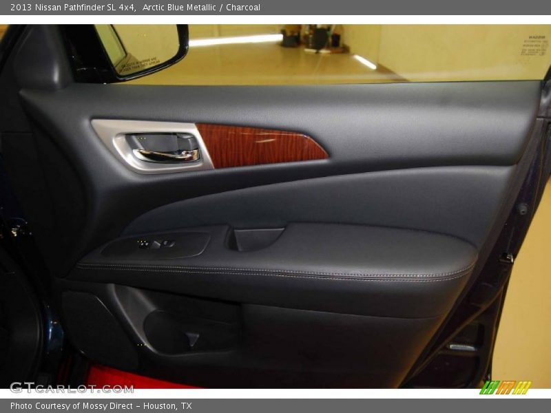 Arctic Blue Metallic / Charcoal 2013 Nissan Pathfinder SL 4x4