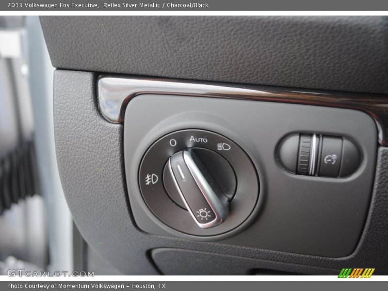 Reflex Silver Metallic / Charcoal/Black 2013 Volkswagen Eos Executive