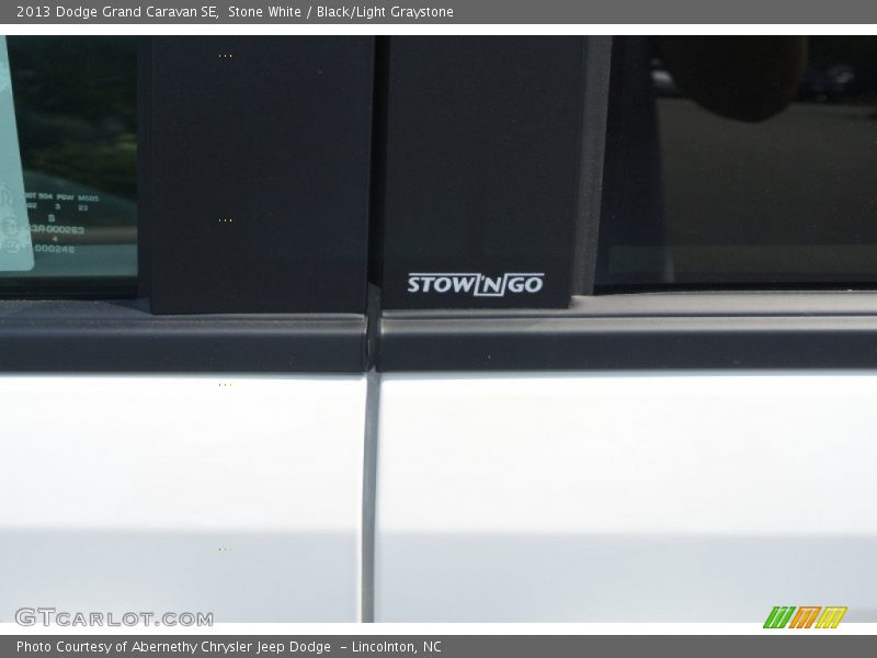 Stone White / Black/Light Graystone 2013 Dodge Grand Caravan SE