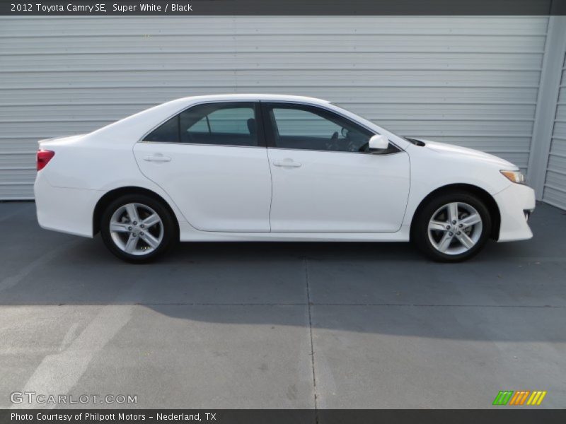 Super White / Black 2012 Toyota Camry SE