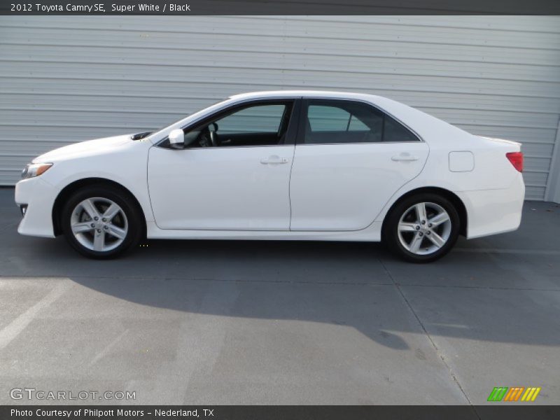 Super White / Black 2012 Toyota Camry SE