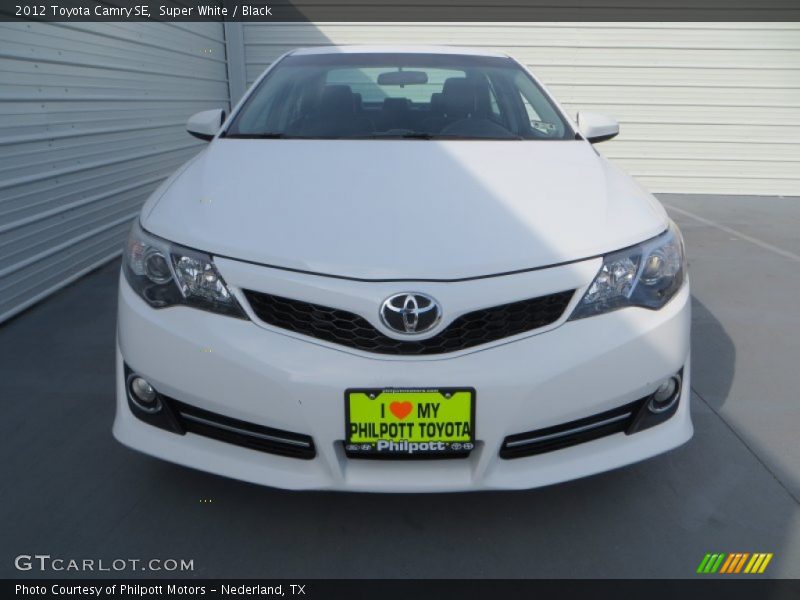 Super White / Black 2012 Toyota Camry SE