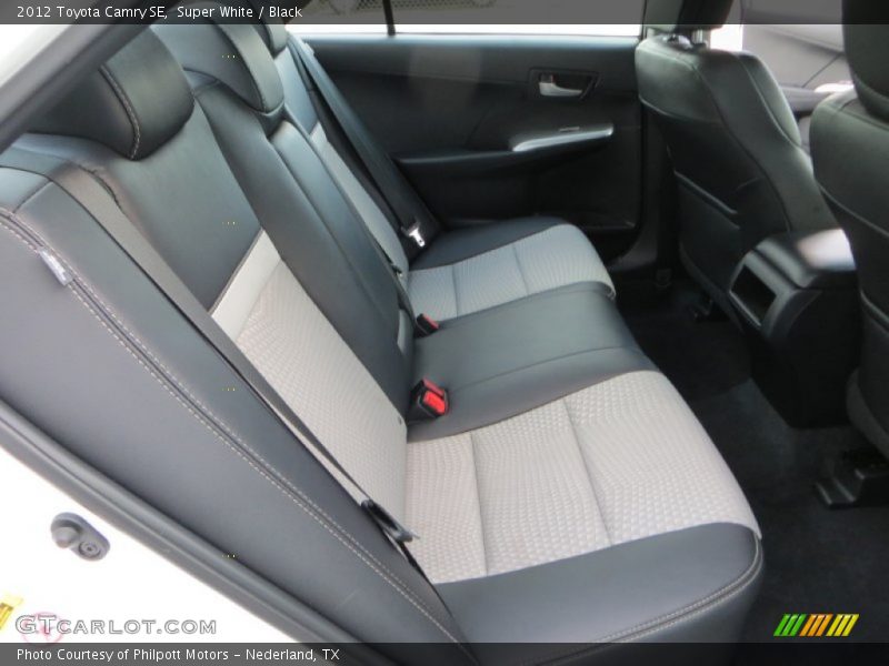 Super White / Black 2012 Toyota Camry SE