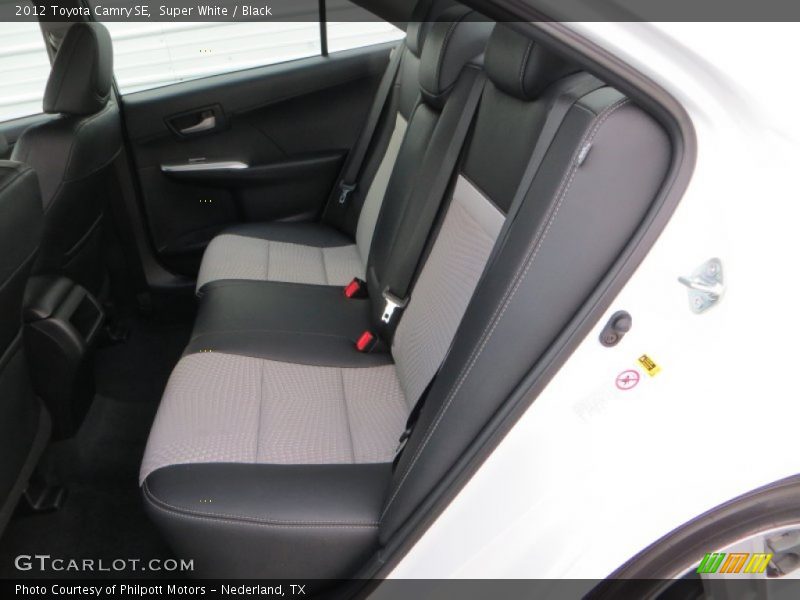 Super White / Black 2012 Toyota Camry SE