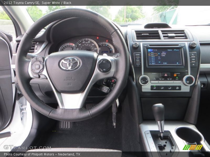 Super White / Black 2012 Toyota Camry SE