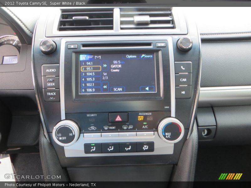 Super White / Black 2012 Toyota Camry SE