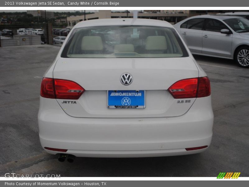 Candy White / Cornsilk Beige 2013 Volkswagen Jetta SE Sedan