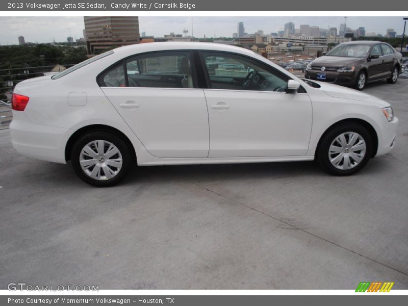 Candy White / Cornsilk Beige 2013 Volkswagen Jetta SE Sedan