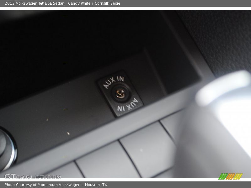Candy White / Cornsilk Beige 2013 Volkswagen Jetta SE Sedan
