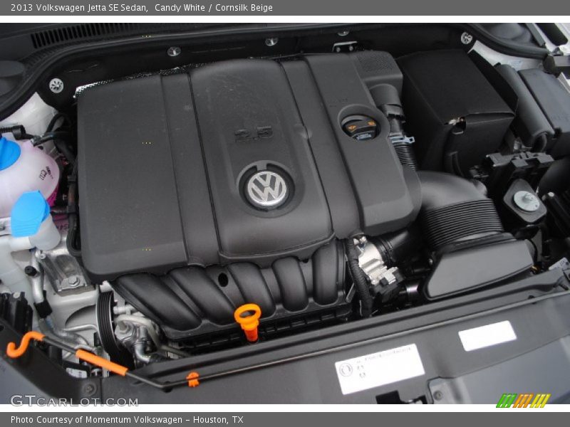 Candy White / Cornsilk Beige 2013 Volkswagen Jetta SE Sedan